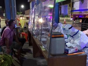Penyekatan Kendaraan Cegah Pemudik di Perbatasan Jateng-Jatim
