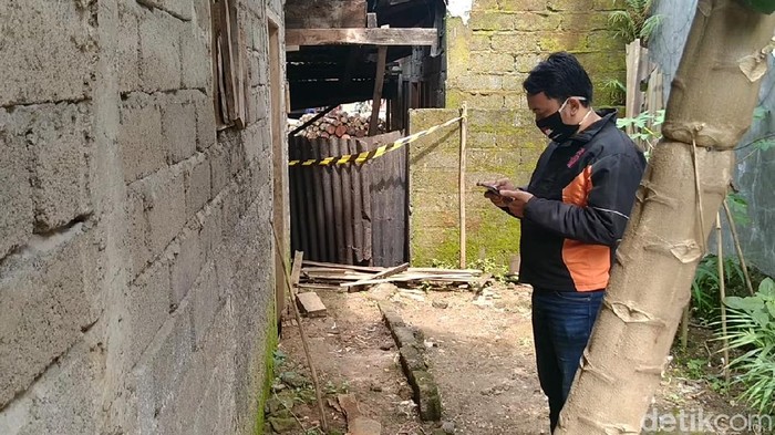 Jendela samping tempat masuk menantu pembunuh mertua di Pemalang