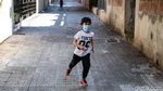 Cerianya Anak-anak Spanyol Bermain di Jalanan Usai Dikarantina