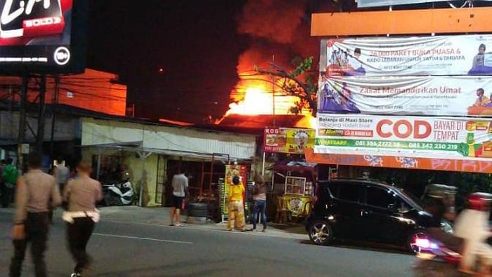 Kebakaran indekos 2 lantai di Makassar