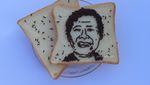 Niat Abis! Netizen Luangkan Waktu Susun Pola Meses di Roti Tawar