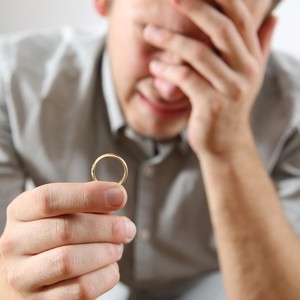 Kisah Sedih Pria Gagal Nikah karena Tak Sanggup Penuhi Mahar Rp 103 Juta Kisah Sedih Pria Gagal Nikah karena Tak Sanggup Penuhi Mahar Rp 103 Juta