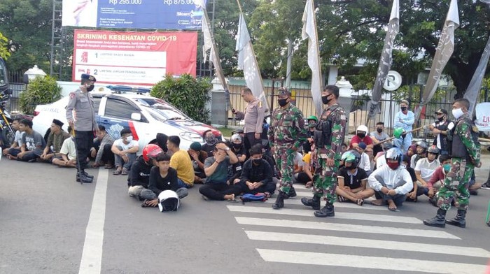 Puluhan remaja terlibat balap liar di Makassar diamankan petugas gabungan (dok. Istimewa)