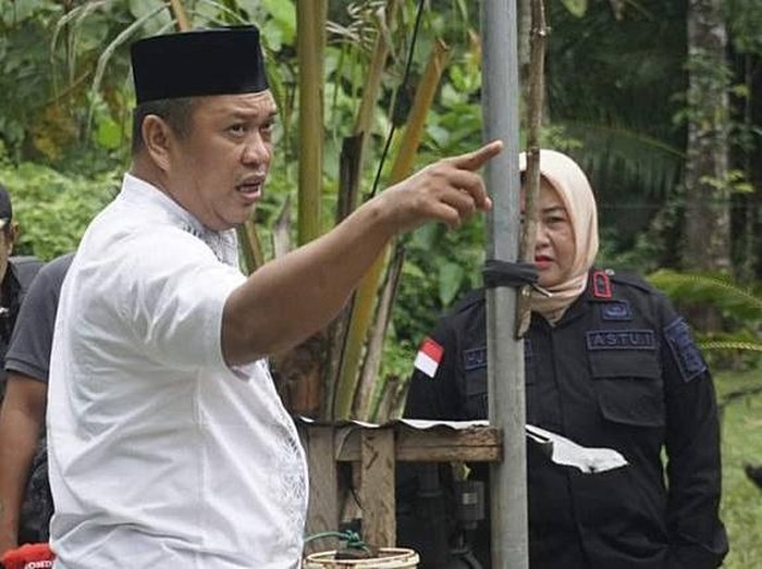 Bupati Konut Rukhsamin