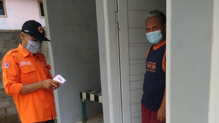 Warga Pangandaran Isolasi Mandiri