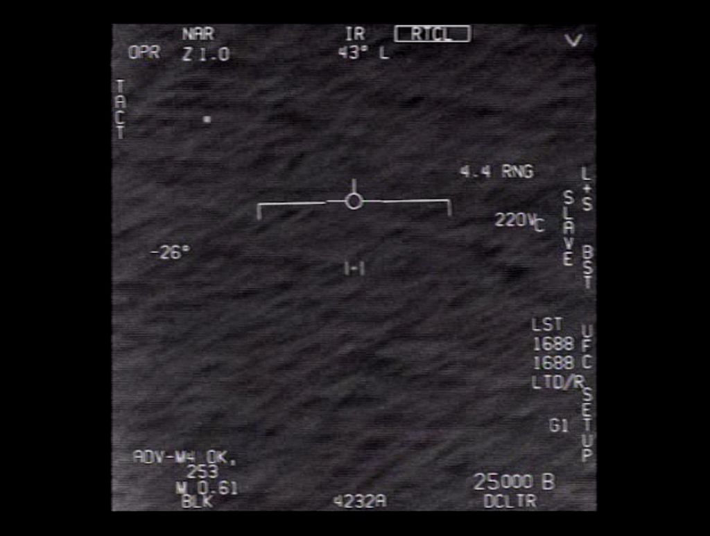 Departemen Pertahanan Amerika Serikat (AS) atau Pentagon resmi merilis tiga video singkat yang disebut menunjukkan 'fenomena di udara tak teridentifikasi' atau biasa juga disebut objek terbang tak teridentifikasi (UFO). (Dok. Department of Defense)