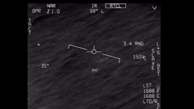 Departemen Pertahanan Amerika Serikat (AS) atau Pentagon resmi merilis tiga video singkat yang disebut menunjukkan 'fenomena di udara tak teridentifikasi' atau biasa juga disebut objek terbang tak teridentifikasi (UFO). (Dok. Department of Defense)