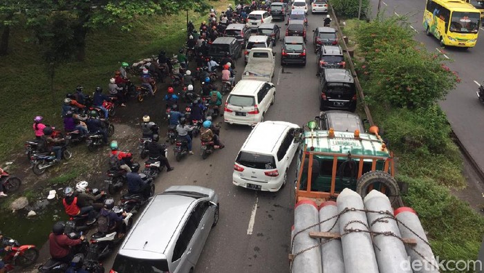 kemacetan psbb pertamadi surabaya raya