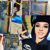 Banyak netizen yang mengatakan bahwa itu merupakan tindak diskriminasi apalagi video tersebut tidak mempengaruhi pekerjaan Kirsten. Mereka pun mendukung Kristen dan memintanya untuk menuntut perusahaan tersebut. Foto: Instagram @ms.reds.wrenching