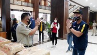 Alat Pelindung Diri ini semata-mata untuk melindungi para petugas dan pahlawan yang berjuang di garda terdepan dalam melawan Corona di Indonesia. Foto: dok. HIPMI Jaya