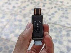 Unboxing Realme Band, Fitness Tracker Murah Penantang Mi Band