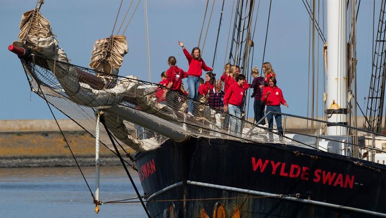 Wylde Swan Perahu layar kembar yang membawa para pelajar Belanda,