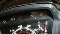 Speedometer Honda Astrea Black Impressa jarak tempuhnya hanya 3.7 km. Hasan menyebut tidak ada restorasi. Foto: dok. Facebook/Hasan Series