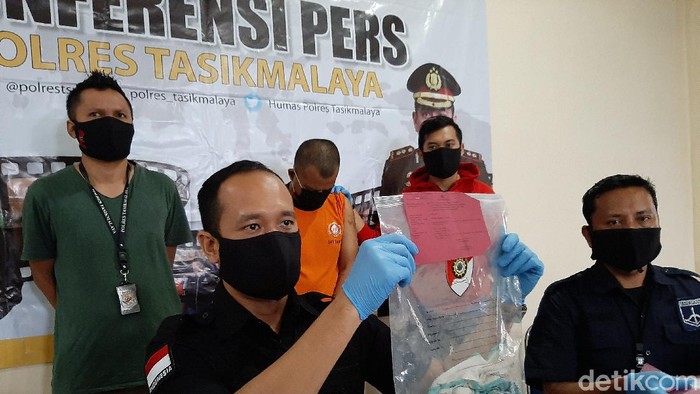 Ayah di Tasikmalaya tega menyetubuhi anak tirinya berulang kali