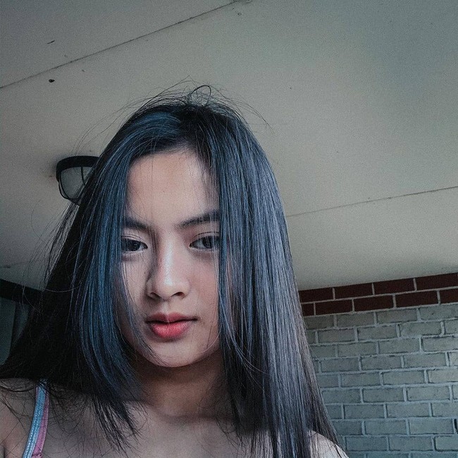 Pacar pria yang mengidolakan ReemarMartin ini merasa cemburu. Wanita Indonesia membenci Reemar Martin karena sosoknya membuat hubungan asmara dengan pacarnya berantakan. Foto: Instagram