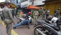 Penertiban tersebut terkait pelaksanaan Pembatasan Sosial Berskala Besar (PSBB) di wilayah Jakarta guna memutus mata rantai penyebaran COVID 19.