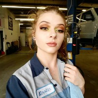 Menurut Kirsten, masalah itu dimulai ketika ia menginformasikan akun OnlyFans-nya di Instagram Story. Kemudian beberapa teman kerja malah menonton videonya bersama-sama lalu mulai melecehkannya secara seksual. Foto: Instagram @ms.reds.wrenching