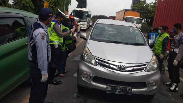 PSBB Kabupaten Gresik sudah dijalankan di 17 titik check point
