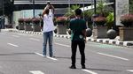 Potret Jalan Asia Afrika yang Lengang saat PSBB Bandung