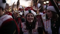 Selain itu masih ada Mehter yang merupakan kelompok marching band Utsmani yang dianggap berbagai marching band tertua di dunia militer dalam sejarah Islam. kelompok ini hadir saat memperingati kemenangan Sultan Al Fatih dari Konstatinopel pada tahun 1953. Kelompok ini  merupakan salah satu jejak penyebaran Islam di Spanyol.  Burak Akbulut/Anadolu Agency via Getty Images.
