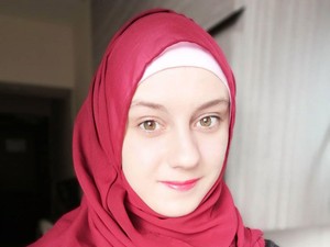 Kisah Wanita Prancis Menemukan Indahnya Islam Setelah Ortu Jadi Ateis