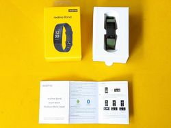 Unboxing Realme Band, Fitness Tracker Murah Penantang Mi Band