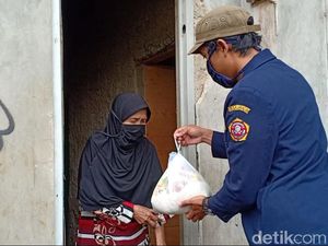 Beas Perelek, Tradisi Membantu Warga Lansia dan Kurang Mampu