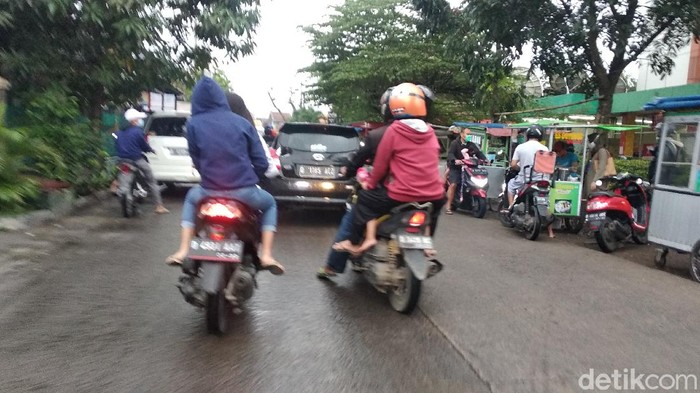 Suasana penjual takjil di Kota Bandung