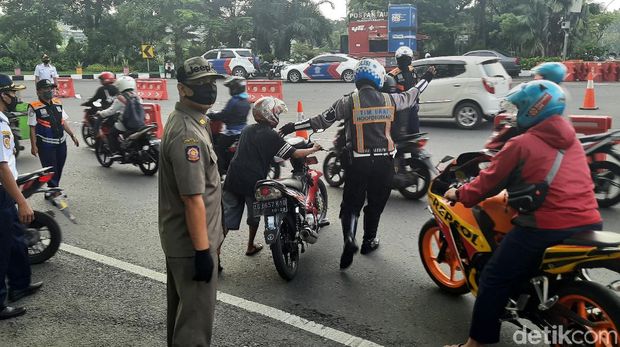 pengguna motor dihalau