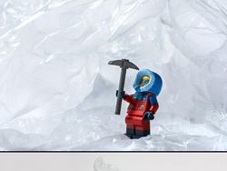 Kreatif! Ciptakan Dunia Miniatur dengan Mainan dan Barang di Rumah