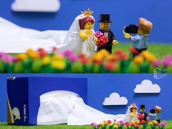 Kreatif! Ciptakan Dunia Miniatur dengan Mainan dan Barang di Rumah