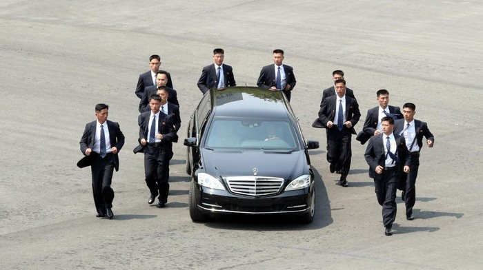Kabar kondisi kesehatan pemimpin Korea Utara Kim Jong Un jadi perhatian dunia. Berbagai isu muncul terkait kondisi kesehatan orang nomor satu Korea Utara ini.