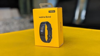 Realme Band adalah gelang pintar pertama dari Realme yang baru saja diluncurkan di Indonesia. Foto: Virgina Maulita Putri/detikINET