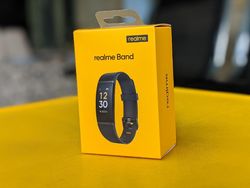 Unboxing Realme Band, Fitness Tracker Murah Penantang Mi Band