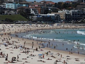 Australia dan Selandia Baru Longgarkan Lockdown, Pantai-Restoran Ramai Lagi