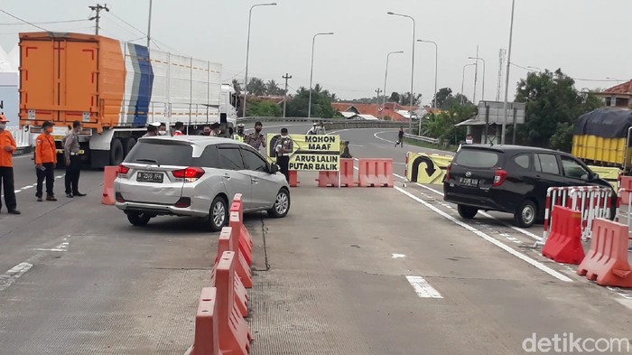 Suasana di exit tol Pejagan, Brebes, Selasa (28/4/2020).