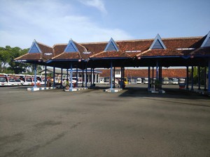 PSBB di Surabaya, Semua Bus Tujuan Bungurasih dari Blitar Berhenti Beroperasi