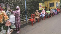 Hal tersebut dilakukan agar dapat memutus penyebaran virus corona yang tengah menyebar secara cepat.