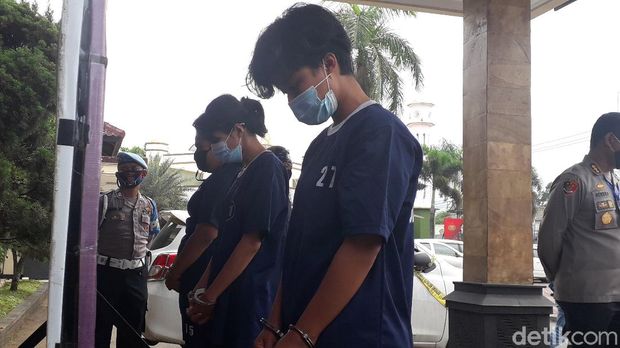 Tampang pembunuh driver taksi online di Bandung