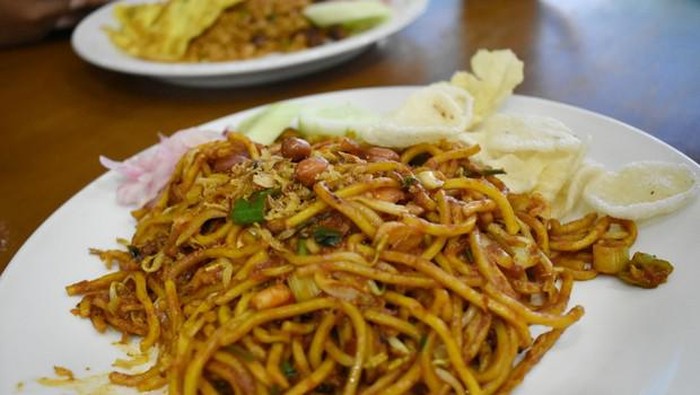 Tempat makan 24 jam