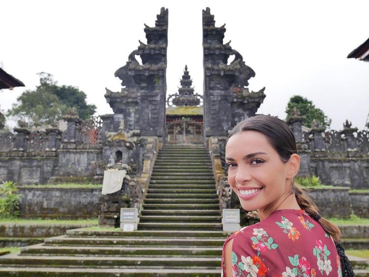 Foto: Model Cantik Istri Dani Alves yang Kangen Bali