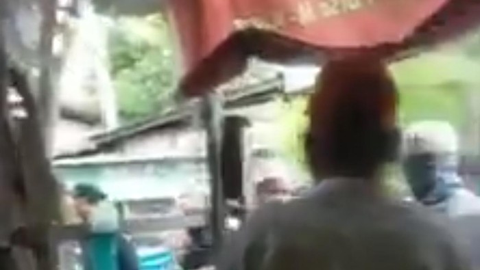 Screenshot video viral warung tuak diminta tutup di Deli Serdang