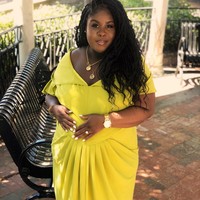 Bintang serial Glee, Raven Goodwin bukan hanya hamil, tapi baru saja melahirkan di tengah pandemi Corona ini. Raven melahirkan anak pertamanya pada 15 April 2020 kemarin. Foto: Instagram