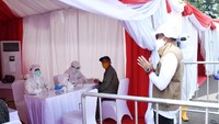 Ketua Umum Relawan Indonesia Bersatu Lawan COVID-19, Sandiaga Salahuddin Uno mengatakan setelah sepekan pelaksanaan rapid test di kompleks Wisma Atlet sejak 22 hingga 28 April 2020, pelaksanaan rapid test akan dilanjutkan dengan jemput bola atau mobile rapid test. Foto: dok. Relawan COVID-19