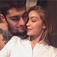 Oktober 2018, Gigi dan Zayn kembali bersama. Hal tersebut dikonfirmasi lewat unggahan di Instagram Gigi dengan keterangan foto, flyin home to my happy place. Foto: dok. Instagram