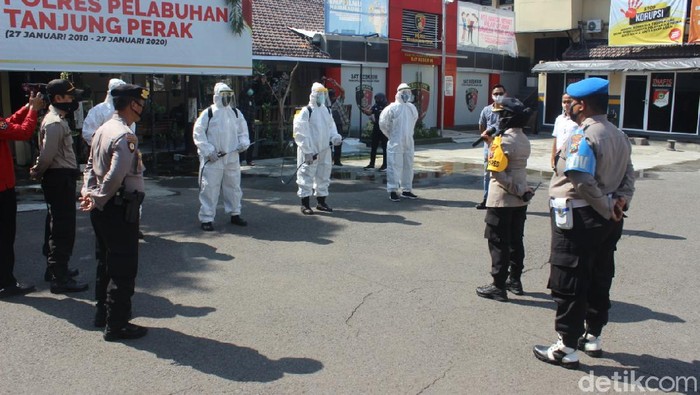 polres pelabuhan tanjung perak