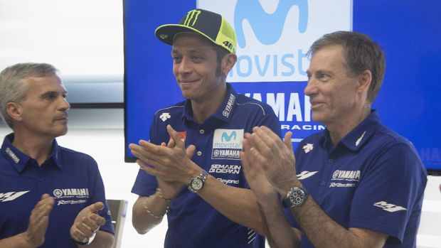 JEREZ DE LA FRONTERA, SPAIN - MAY 03:  (L-R)   Marco Riva of Italy  and Movistar Yamaha MotoGP, Valentino Rossi of Italy and Movistar Yamaha MotoGP, Lin Jarvis of Britain and Yamaha Factory Team present the new Yamaha hospitality during the MotoGp of Spain - Previews at Circuito de Jerez on May 3, 2018 in Jerez de la Frontera, Spain.  (Photo by Mirco Lazzari gp/Getty Images)