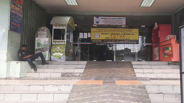 Pusat Grosir Surabaya (PGS) tutup/