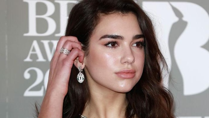 LONDON, ENGLAND - FEBRUARY 23:  Dua Lipa attends The Elle Style Awards 2016 on February 23, 2016 in London, England.  (Photo by Anthony Harvey/Getty Images)