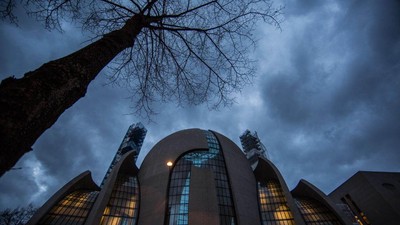 Anggun dan Megahnya Masjid Raya Koln
